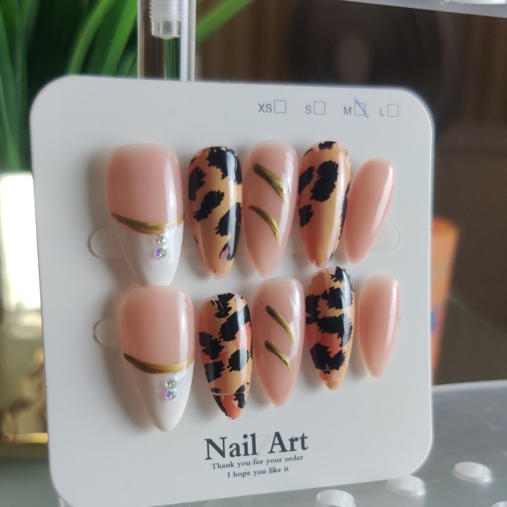 Leopard Accent Pink Press-On Nails with Gold Detail